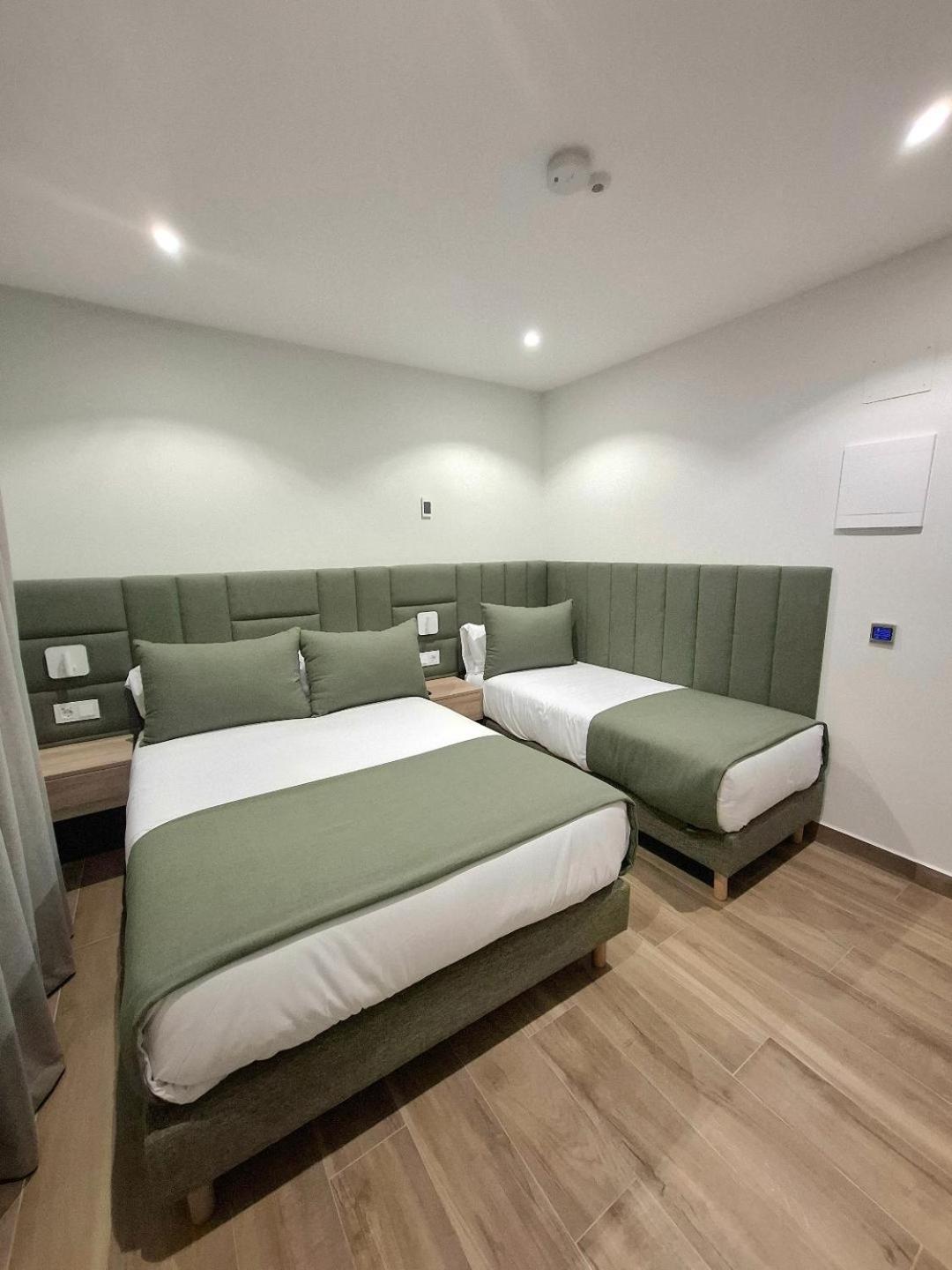 Hostal San Blas Madrid Exteriör bild