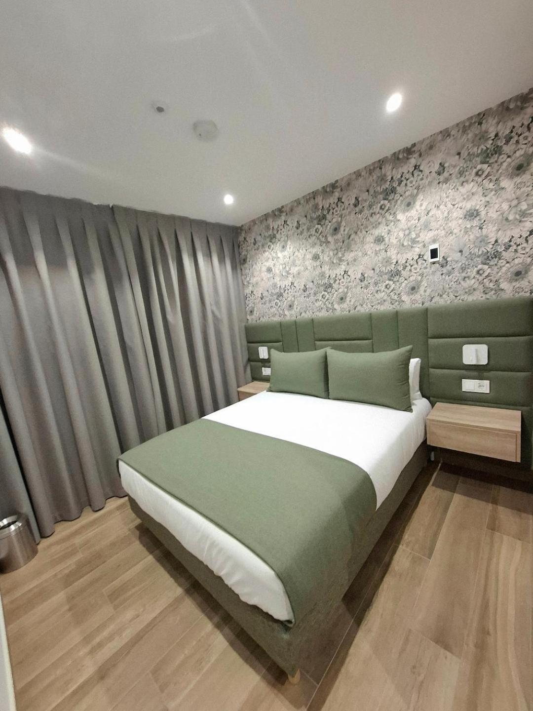 Hostal San Blas Madrid Exteriör bild