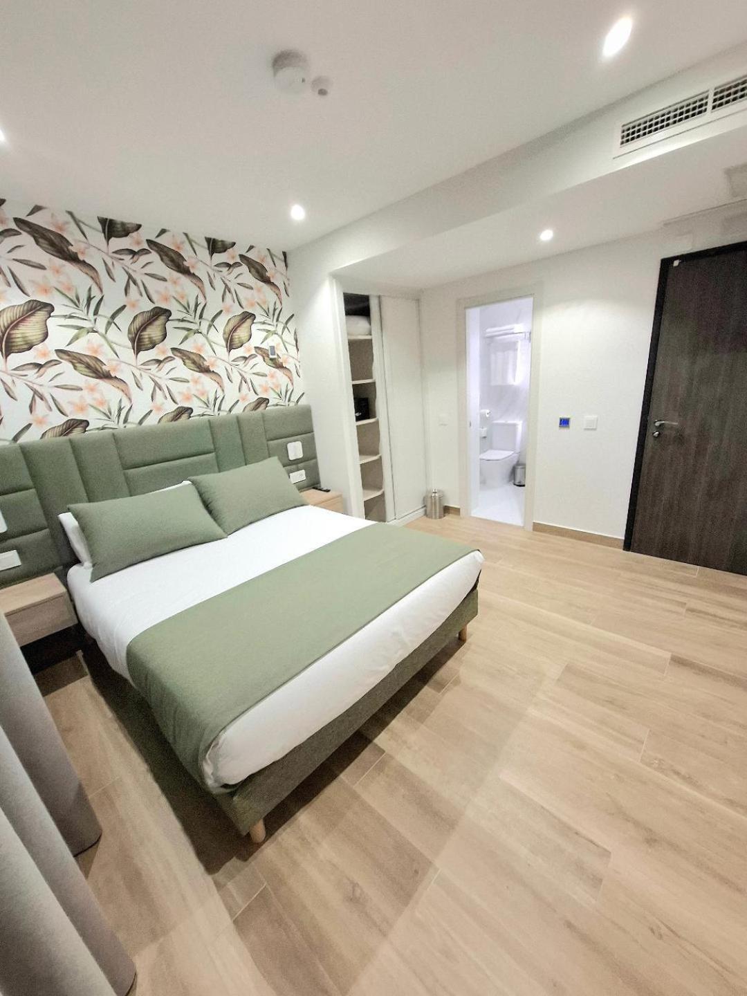 Hostal San Blas Madrid Exteriör bild