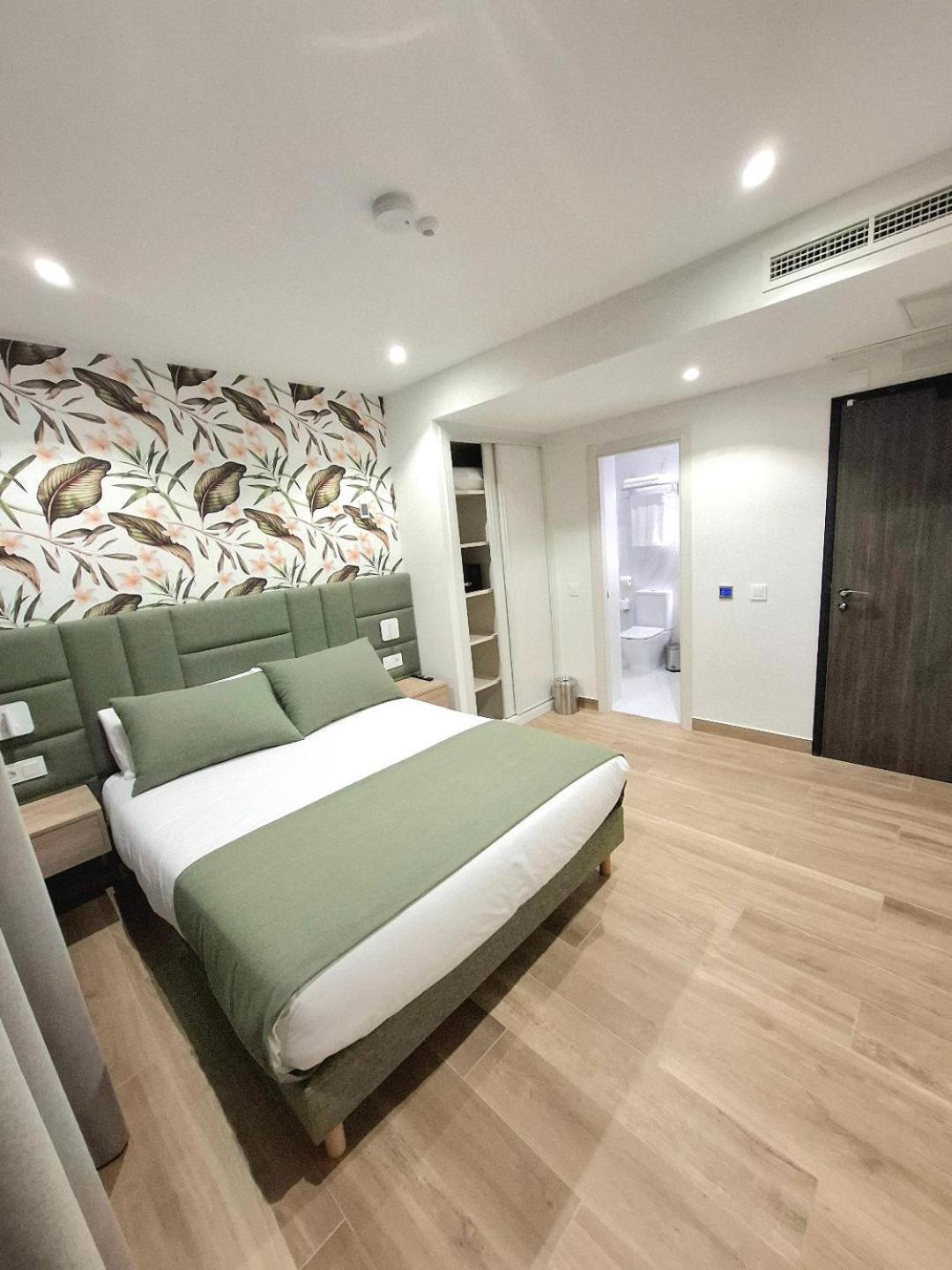 Hostal San Blas Madrid Exteriör bild