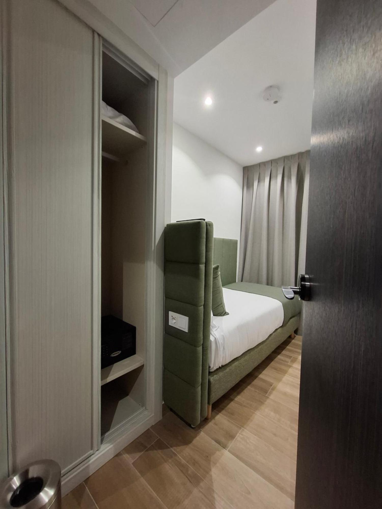 Hostal San Blas Madrid Exteriör bild