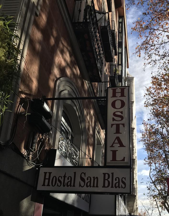 Hostal San Blas Madrid Exteriör bild